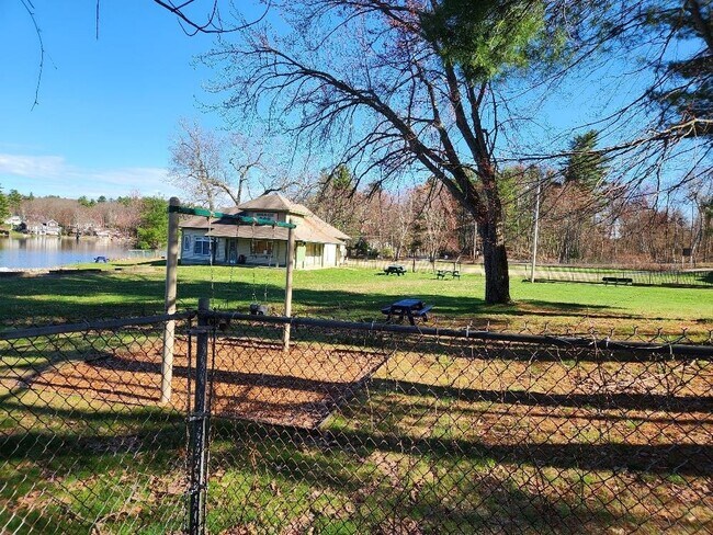 Building Photo - 3 Chase St