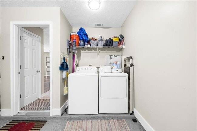 Building Photo - 820 Camelon Ct