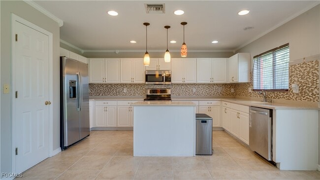 Building Photo - 8130 Fountain Mist Blvd