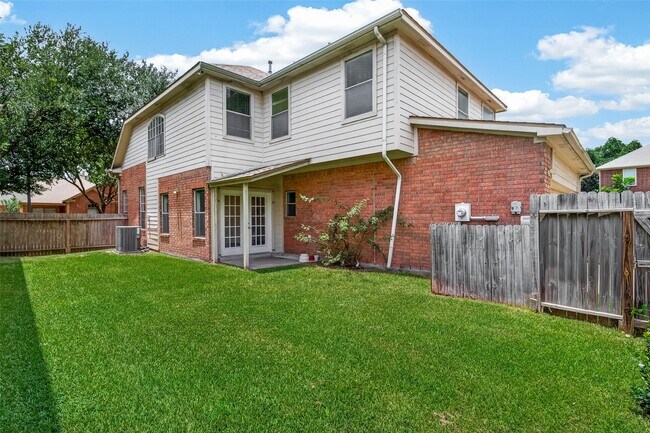 Building Photo - 15903 Timber Chase Dr