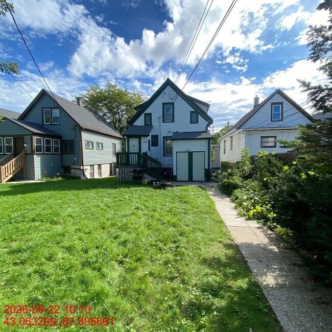 Building Photo - 2461 N Gordon Pl