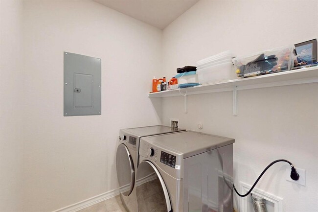 Building Photo - 101 Breccia Trl