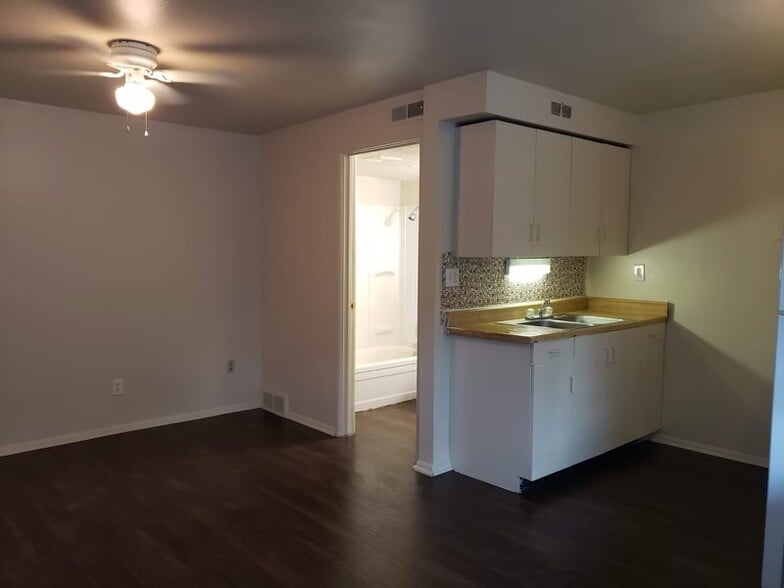 Building Photo - 2384 Williams Creek Rd