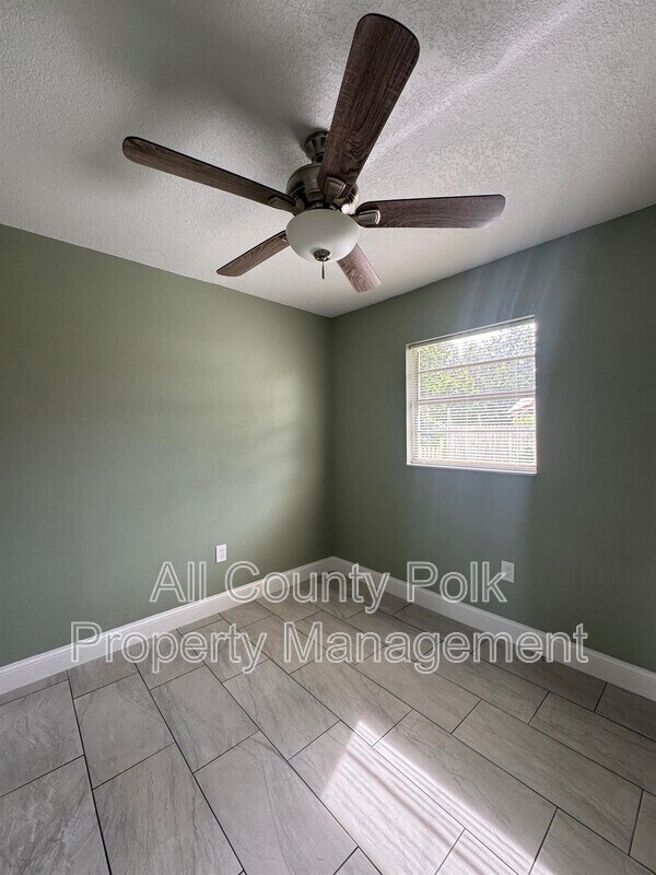 Building Photo - 413 S Cornelia Ave