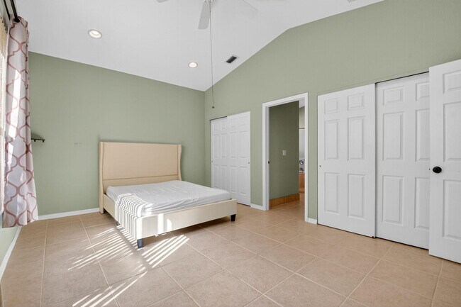 Building Photo - 8403 Siciliano St