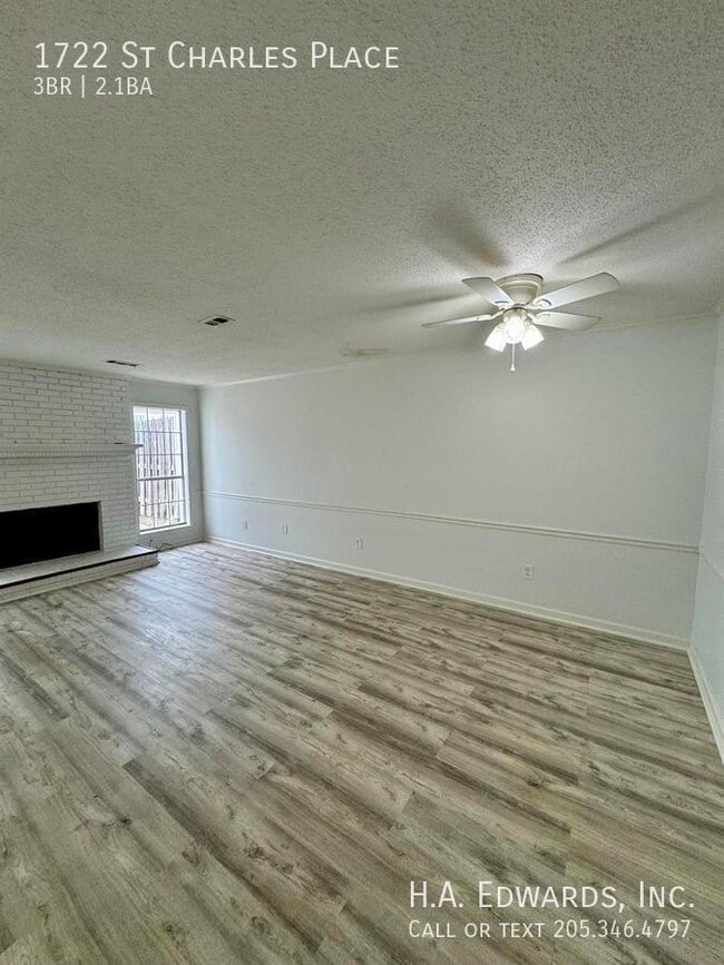 Building Photo - 1722 St Charles Pl