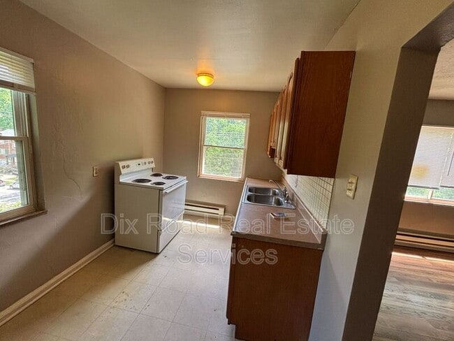 Building Photo - 3121 Gobel Ave