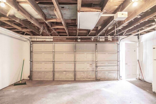 Building Photo - 8819 Hazen St