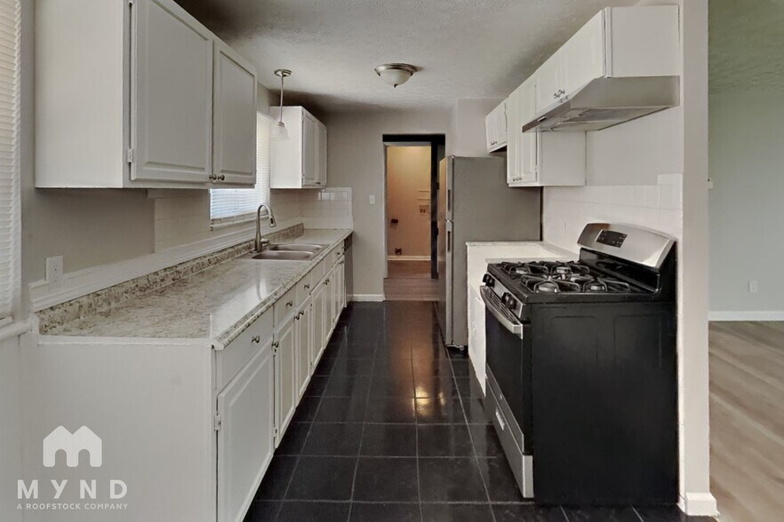Building Photo - 1739 Pickering Dr