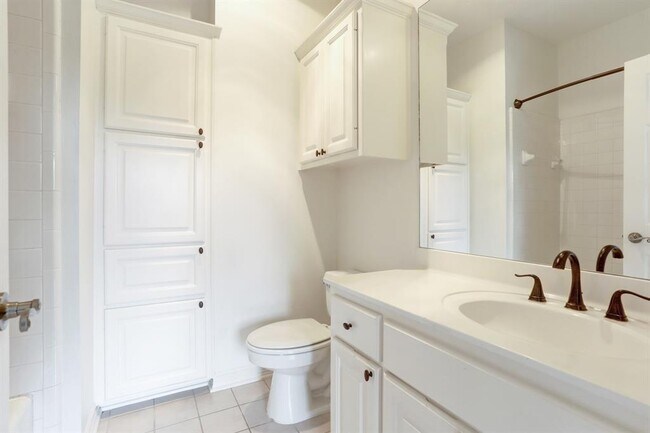 Building Photo - 3105 Lacevine Ln