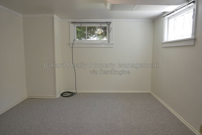 Building Photo - 6407 36th Ave NW