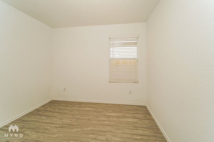 Building Photo - 5931 Sunset Song Ln