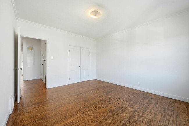 Building Photo - 685 47th Ave