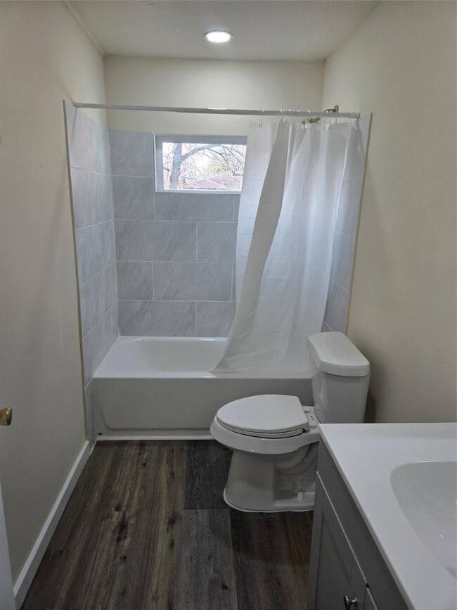 Building Photo - 2216 3rd St