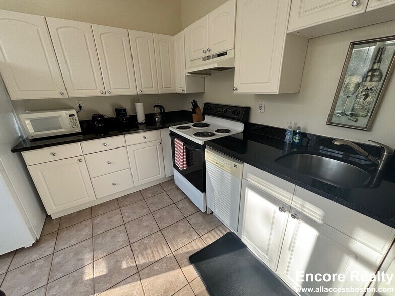 Building Photo - 22 Euston St