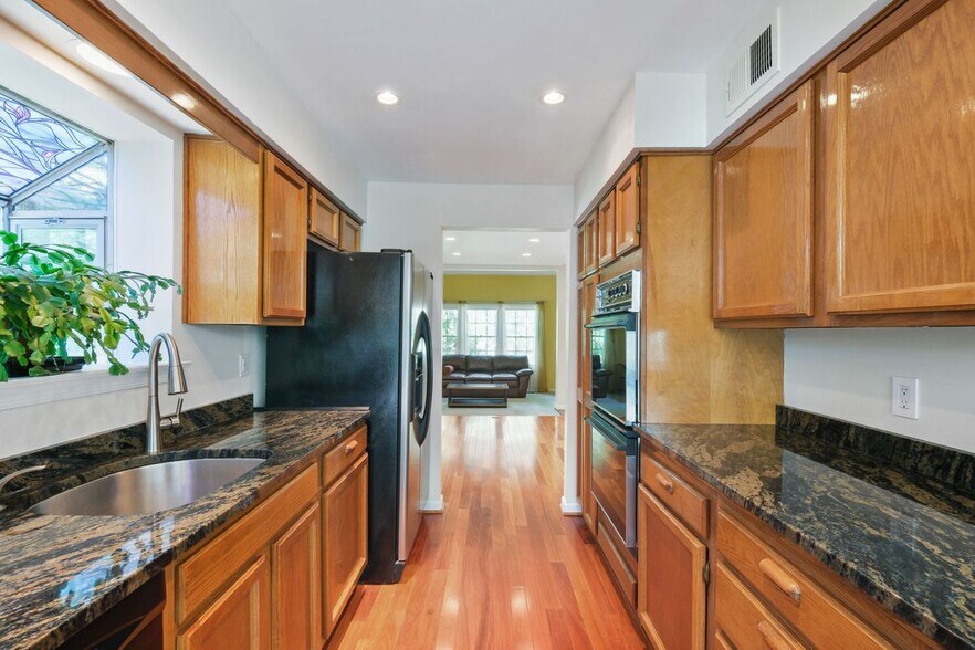 Building Photo - 14401 Rich Branch Dr