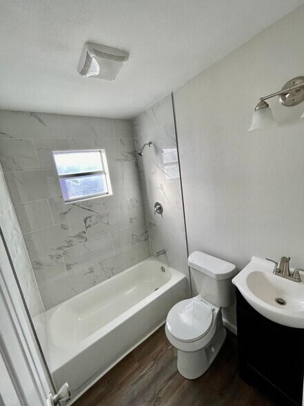 Bathroom - 676 W Robertson St