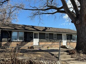 Building Photo - 1210 Knox Ave N