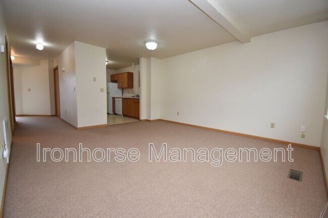 Building Photo - 2471 Wheeler Dr