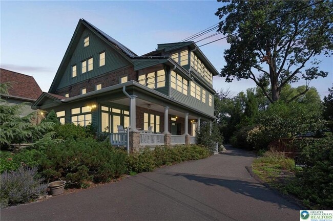 Primary Photo - 313 Edgewood Dr