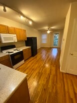 Building Photo - 3019 Ellwood Ave