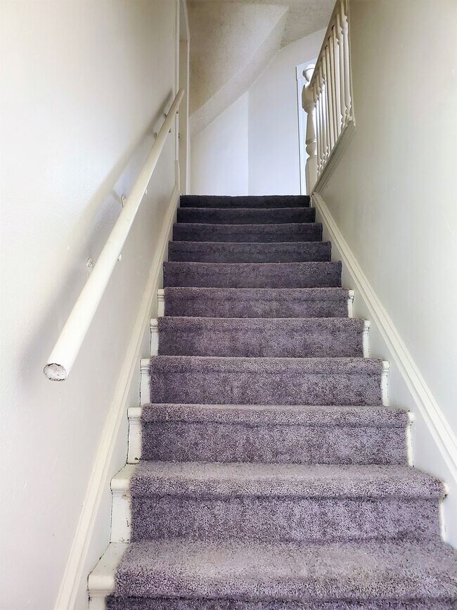 Building Photo - Fantastically updated Monroe District Area 3BR/1.5BA House