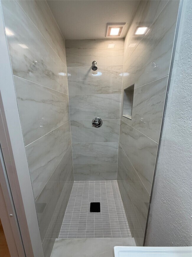 Building Photo - 1118 Wyoming St