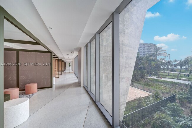 Building Photo - 1500 Bay Dr E