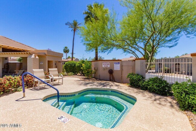 Building Photo - 8100 E Camelback Rd
