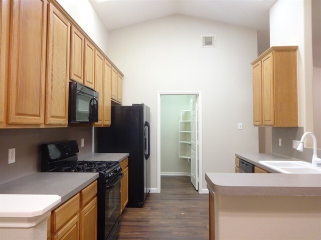 Building Photo - 32107 Archer Park