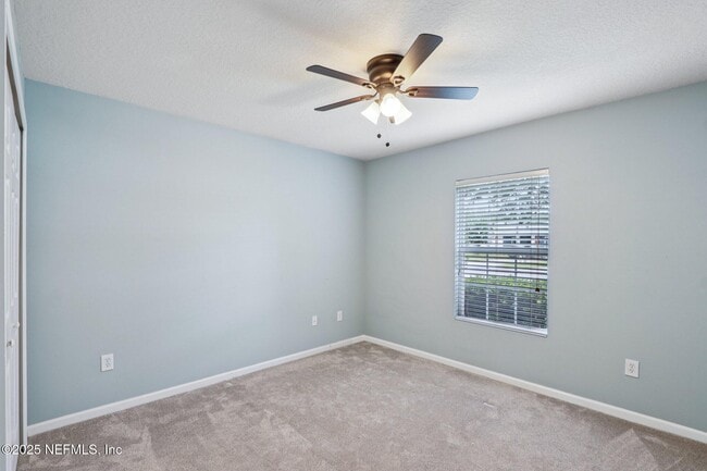 Building Photo - 562 S Aberdeenshire Dr