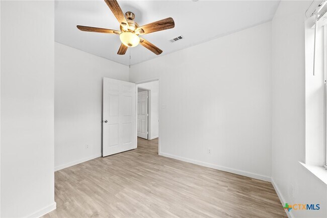 Building Photo - 301 Tatum Rd