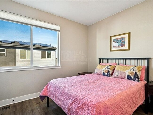 Building Photo - 3073 W Bates Ave