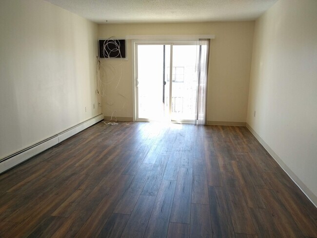 Building Photo - 26 Kenmar Dr