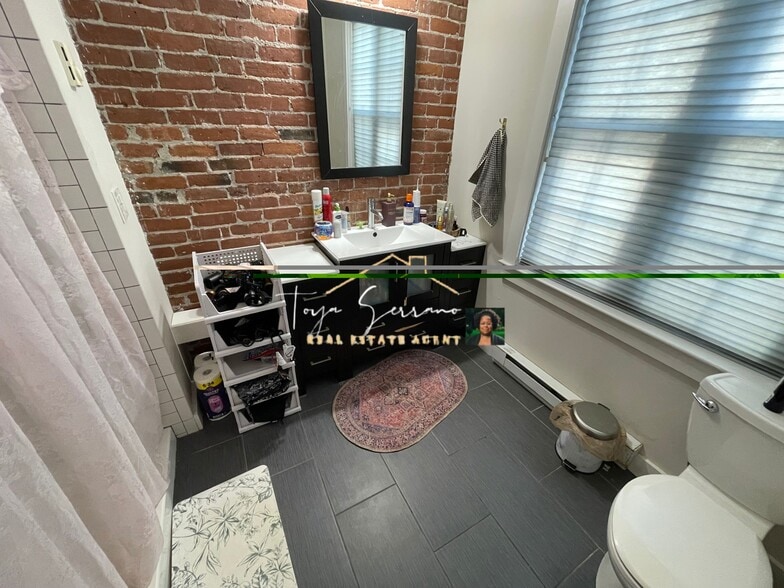 Building Photo - 22 Sussex St