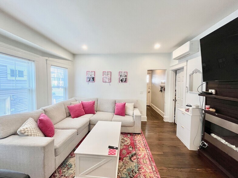 Building Photo - 220 Faneuil St