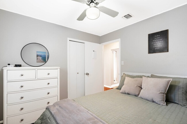 Building Photo - 8411 Brixton-SI ID1386179P