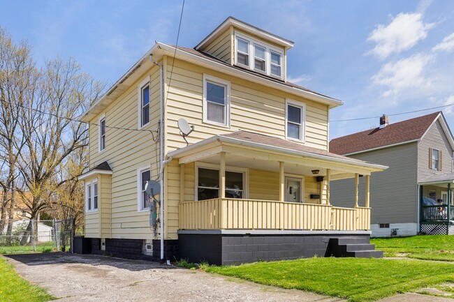 Building Photo - 510 Devitt Ave