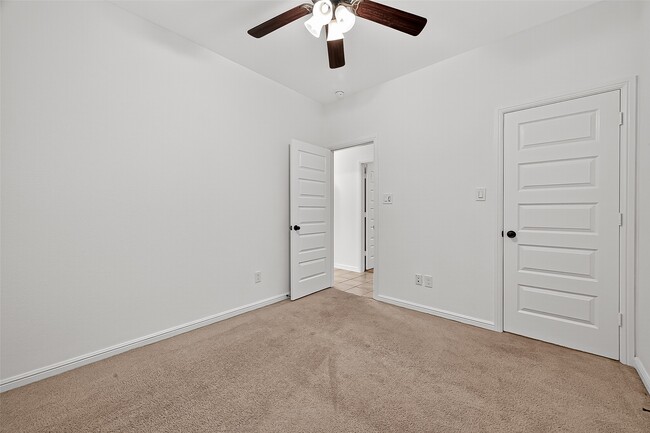 Building Photo - 7927 Tindarey Maple Trace
