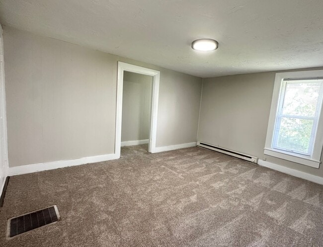 Building Photo - 125 Emig St