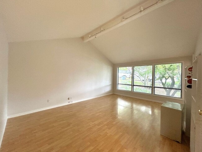 Building Photo - Beautiful 4BD Home | Fireplace, Fenced Backyard, Deck, Garage & A/C