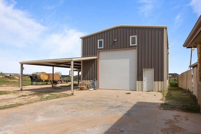 Building Photo - 3701 Timber Wolf Trl