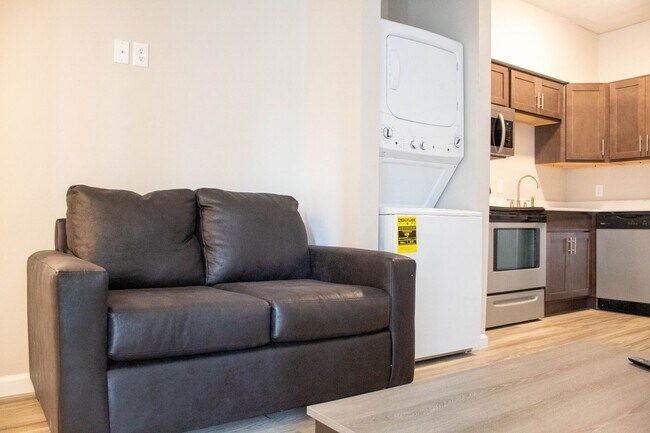 Interior Photo - 507 S 4th St