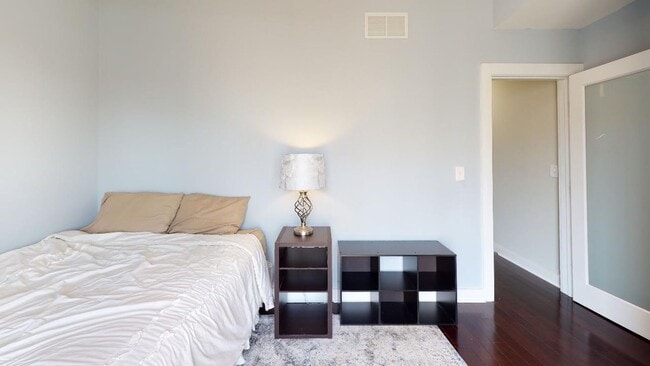 Building Photo - 2610 Webster St