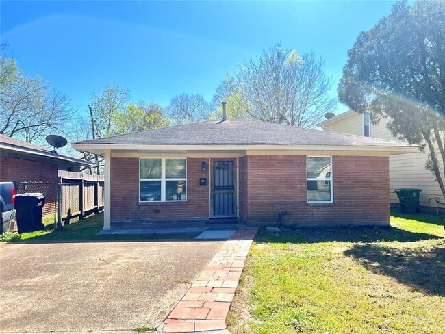 Primary Photo - 3514 Sparrow St