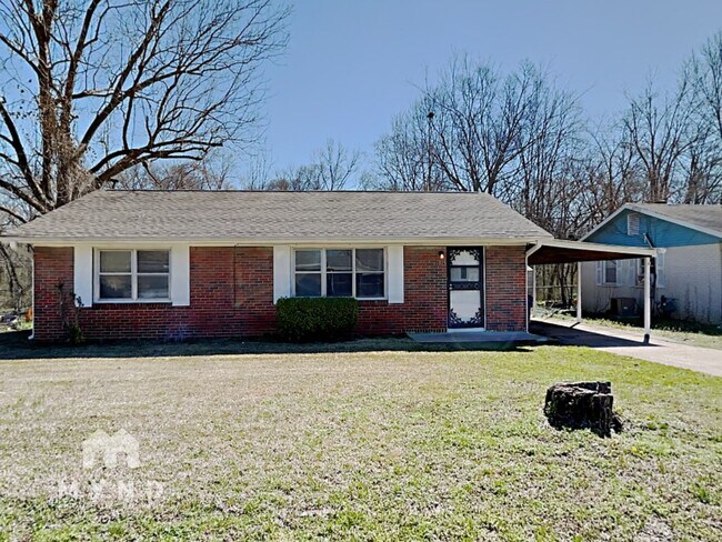 Primary Photo - 1825 Collier Dr