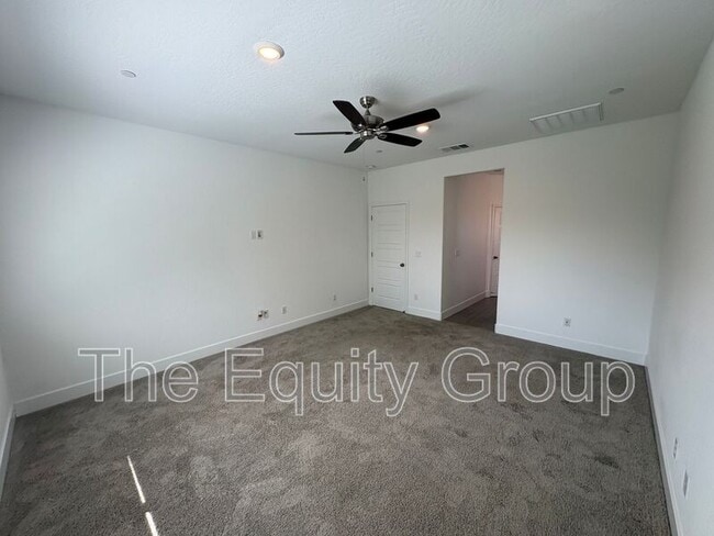 Building Photo - 241 E Tyler Ave