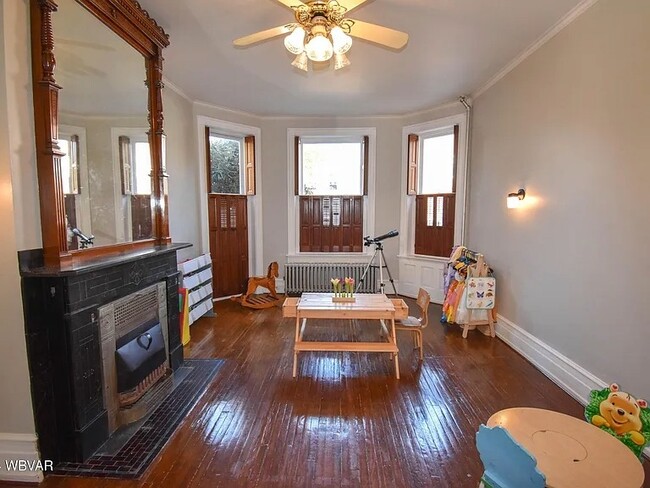 Building Photo - 55 W Main St