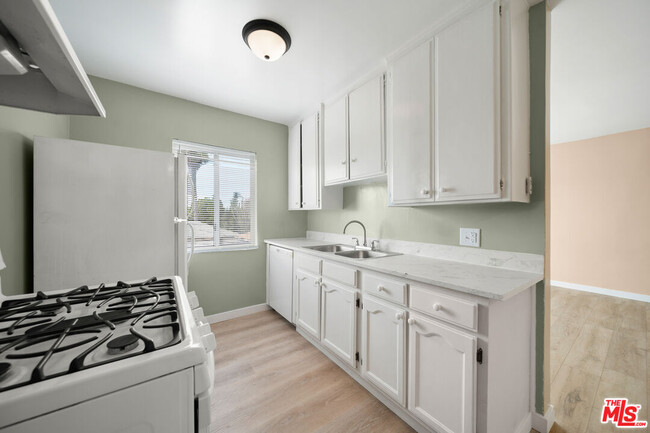 Building Photo - 4810 St Elmo Dr