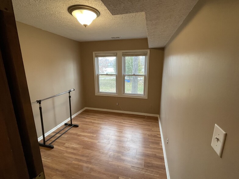 Building Photo - 4335 Ormond Dr